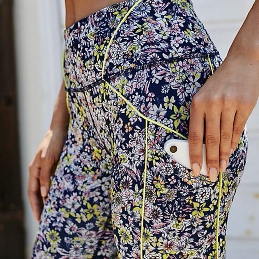 Free People Movement Mid-Rise Eden Legging Floral - Picture 3 of 8